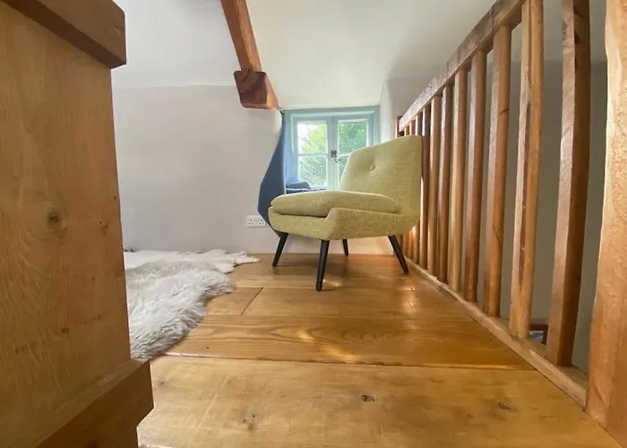 Barn: Beckside Stables * Картмел